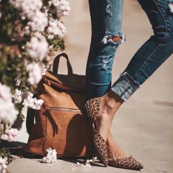 Leopard Print Pointed D’Orsay Flats - Picture 6 of 10